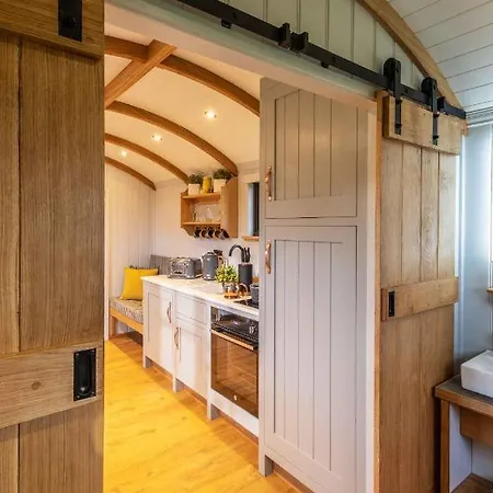 Monkwood Shepherds Hut - Ockeridge Rural Retreats Worcester Exterior foto