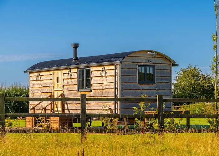 Monkwood Shepherds Hut - Ockeridge Rural Retreats