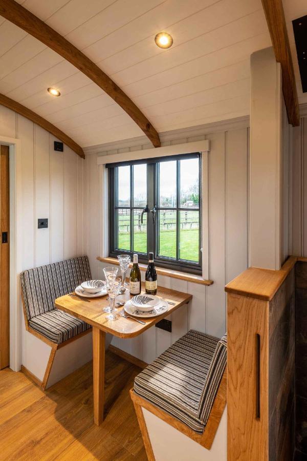 Monkwood Shepherds Hut - Ockeridge Rural Retreats * Worcester