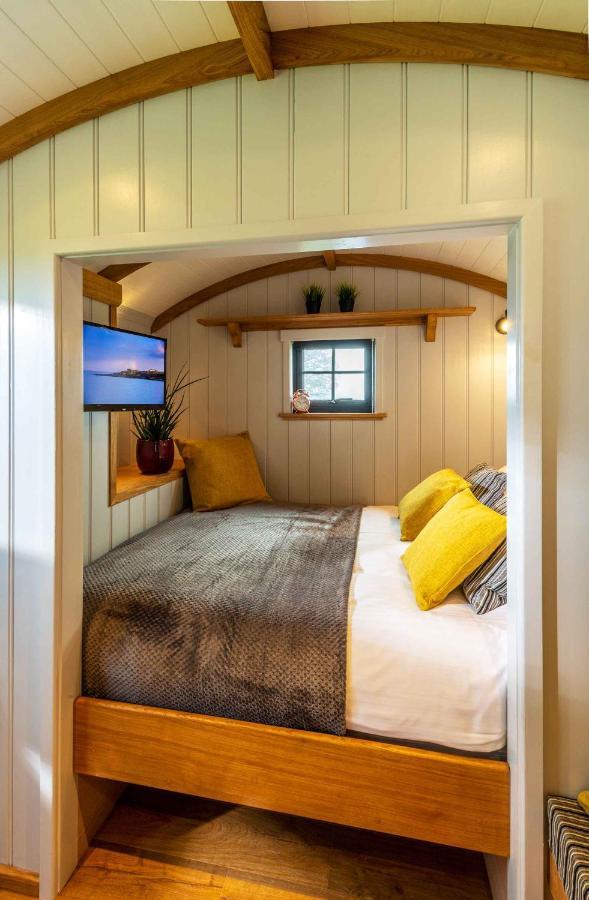 Monkwood Shepherds Hut - Ockeridge Rural Retreats Worcester