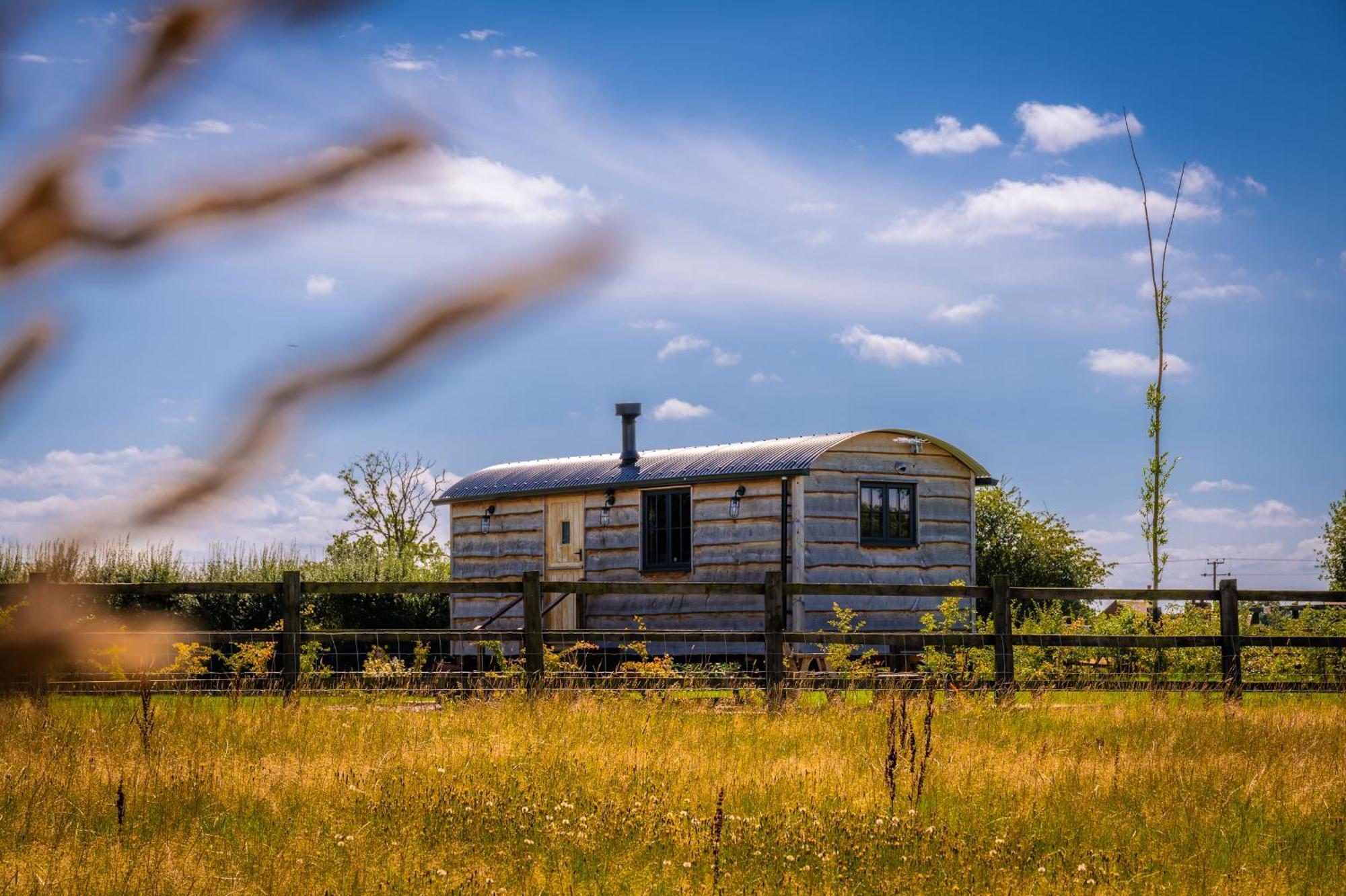 Monkwood Shepherds Hut - Ockeridge Rural Retreats * Worcester
